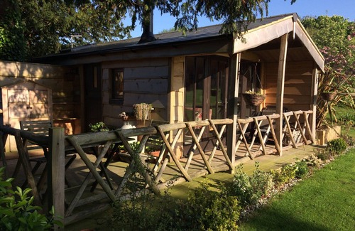 Winchelsea House | Romantic glamping cabin near beautiful Rye
