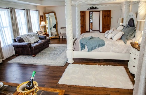 Valley View Bed & Breakfast | Romantic Honeymoon Suite in Bed & Breakfast