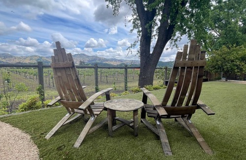 Yountville House | Romantic Luxury 3-BR Modern Farmhouse with EVERYTHING. In Charming Yountville