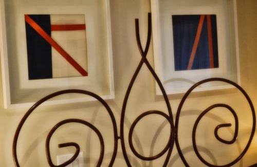 Lake Hill House | Romantic, Magical Cottage in Catskills nr Woodstock