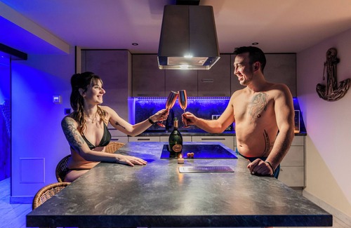 Herrlisheim Bed & Breakfast | ⚜️ Romantic SPA Retreat with Jacuzzi & Sauna | Near Strasbourg - Wellness Luxury