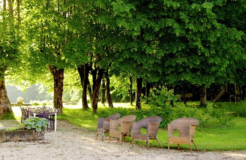 Chalais Apartment | Romantic stay in a medieval castle with pool
