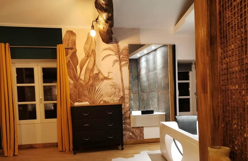 Confolens Apartment | Romantic Suite with Jacuzzi