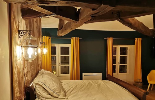 Confolens Apartment | Romantic Suite with Jacuzzi