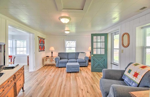 Deltaville House | Romantic Waterfront Abode with Patio and Dock!