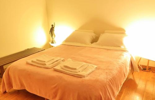 Zona Risorgimento Apartment | Romantico attico con terrazzo in Centro