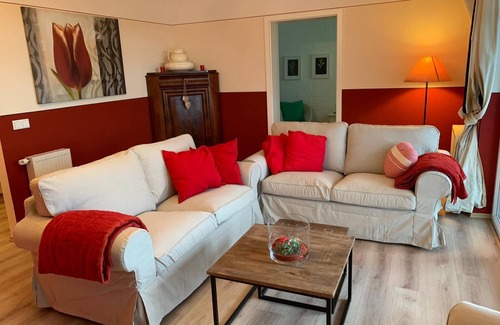 Gueby Apartment | Romatic apartment in the countryside with loggia, sauna area, garden, pond, horses