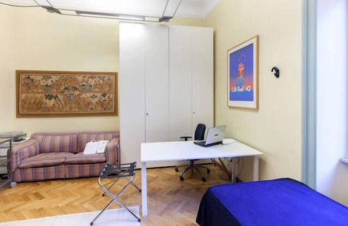 Rione V Ponte Apartment | Rome: luxury apartment in front of S. Angel’s Castle, ideally located: 5 minutes walk from S. Peter, Navona square and Campo de’ Fiori, excellently served and relied
