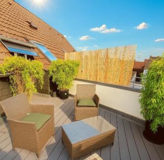 Krefeld Apartment | Rooftop Flat next to HBF & Messe Düsseldorf