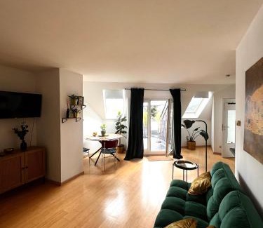 Krefeld Apartment | Rooftop Flat next to HBF & Messe Düsseldorf