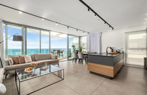 Haifa Apartment | Rooftop Jacuzzi Seafront Penthouse by Sea N' Rent