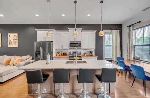 Haynes Area House | Rooftop, Large Backyard, Fire Pit, Near Downtown Nashville!