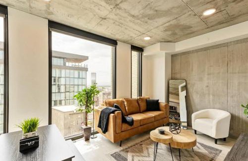 Rio Grande Apartment | Rooftop Pool Hot tub Gym Parking King Bed