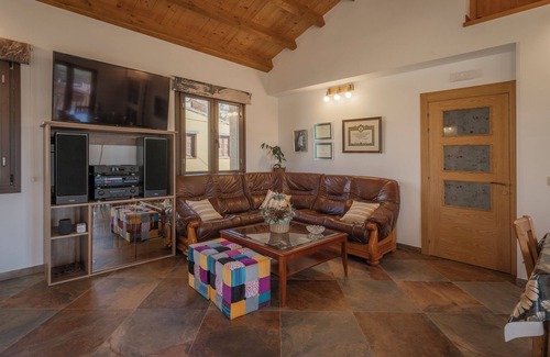 Castrojeriz Apartment | Room '103 Doble Adaptada' with Shared Garden, Wi-Fi and Air Conditioning