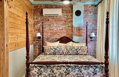 Carthage House | Room 7 (sleeps 2) at Chipley's Squareview Inn