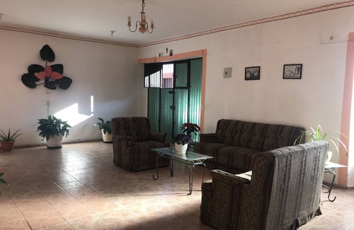 Del Cerrillo House | Room-awesome King Room In City Center