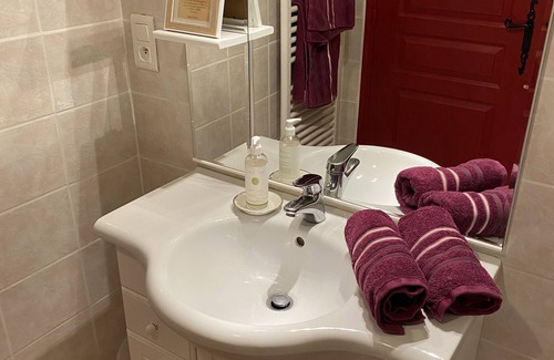 Couvignon Bed & Breakfast | Room and table d'hôte Le Goluret in Champagne