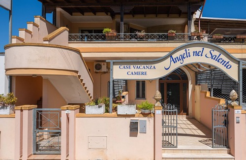 Cocumola Apartment | Room 'Angeli Nel Salento - Room 6' with Private Terrace, Wi-Fi and Air Conditioning