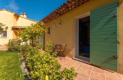 Collobrieres Apartment | Room "Azur" with Shared Pool, Wi-Fi, and Air Conditioning