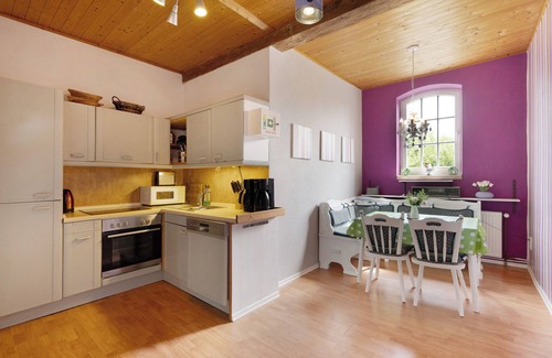 Schlagsdorf Apartment | Room 'Blaues Zimmer' with Shared Garden and Wi-Fi