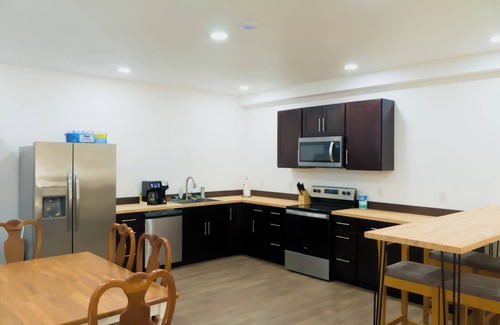 Keeling House | Room for rent near VIR or Hyco Lake up to 8 rooms avail w/kitchen & conf