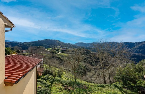 Carabano Apartment | Room 'Habitacion 3' with Mountain View, Wi-Fi and Air Conditioning