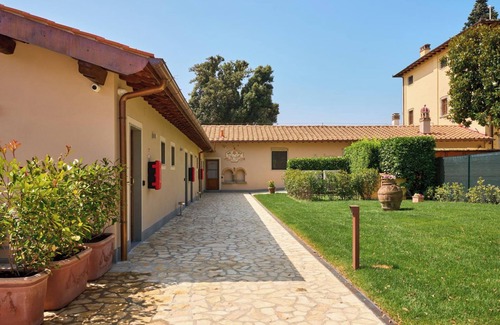 Borgo San Lorenzo Apartment | Room 'Il Borghetto Lavanda' with Shared Garden, Wi-Fi and Air Conditioning