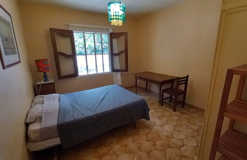 La Possession Bed & Breakfast | Room in a large house with a sheltered kitchen in the garden