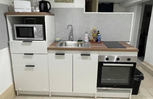 Belle-Beille Bed & Breakfast | Room in Angers near the streetcar with shared kitchen and bathroom
