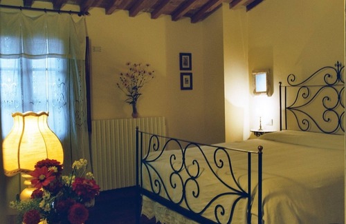 Cantalupo Other | Room in Farmhouse with Swimming Pool