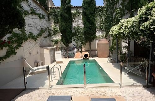 Consuegra Apartment | Room 'La Cuna' with Shared Pool, Wi-Fi and Air Conditioning