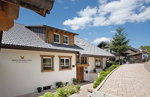 Sankt Maergen Apartment | Room 'Lerche' with Mountain View, Private Terrace and Wi-Fi