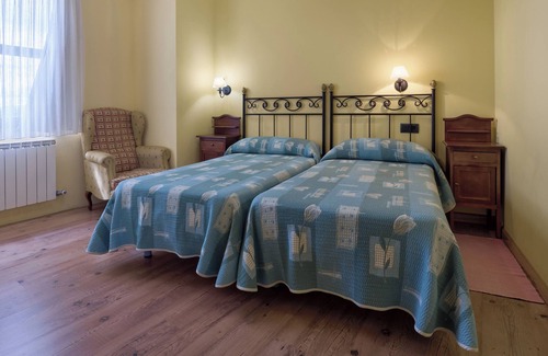 Santa Cruz de Montes House | Room 'Llamaladil' with Mountain View, Shared Garden and Wi-Fi