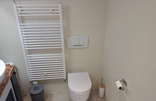 Musch Apartment | 'Room near Nürburgring' with shared garden and Wi-Fi