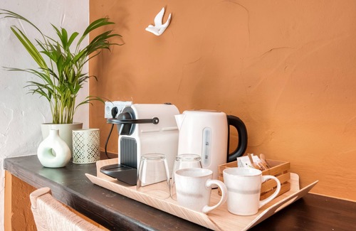 Adsubia Apartment | Room 'Ocre' with Mountain View, Wi-Fi and Air Conditioning