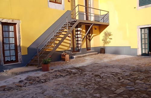 Coimbra Apartment | Room 'Quarto 3 Rc - Quinta Df' with Mountain View, Wi-Fi and Air Conditioning
