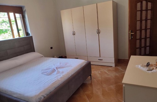 Udenisht House | Room's for you