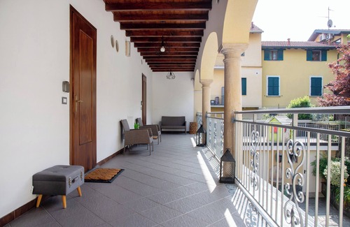 Viggiu Apartment | Room 'Stanza 5' with Shared Garden, Wi-Fi and Air Conditioning