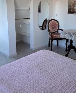 Randvere House | room to the east