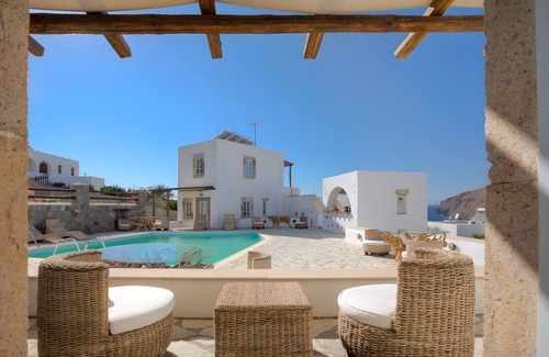 Skala Apartment | Room 'Triple Pool View No 4' with Shared Pool, Wi-Fi and Air Conditioning