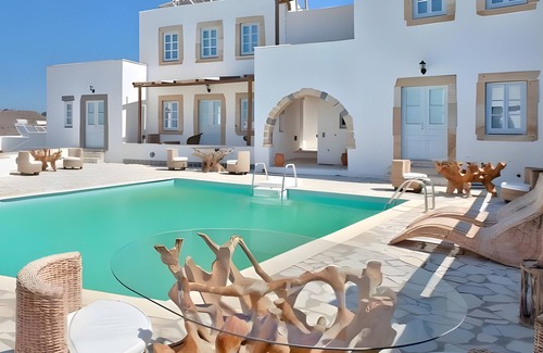 Skala Apartment | Room 'Triple Pool View No 4' with Shared Pool, Wi-Fi and Air Conditioning