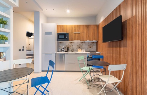 Viagrande Apartment | Room 'Verde' with Mountain View, Shared Terrace and Air Conditioning