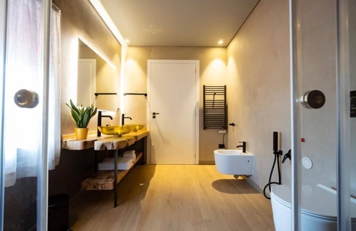 Briatico Apartment | Room with jet tub