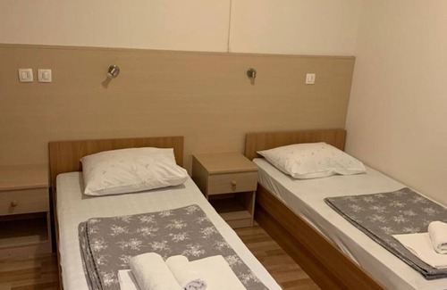 Medjugorje House | Rooms Ante - Triple Room with Balcony