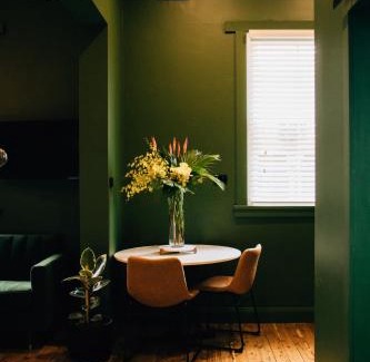 Leeton Apartment | Rooms of Renown - The Gilded Globe