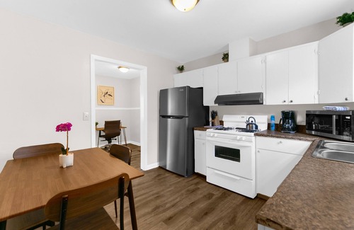 New Castle House | Rooms on Rose