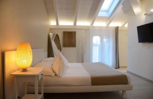 Reggio nell'Emilia House | ROOMS,REGGIO AFFITTACAMERE con Bagno Privato, TV, Clima , Wi-Fi