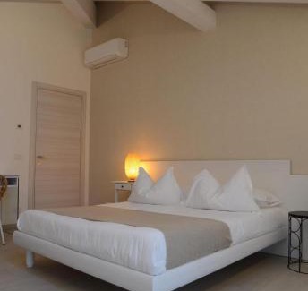 Reggio nell'Emilia House | ROOMS,REGGIO AFFITTACAMERE con Bagno Privato, TV, Clima , Wi-Fi
