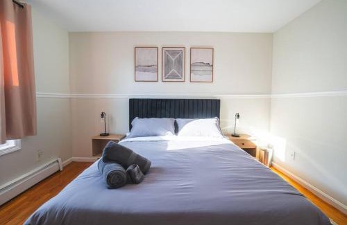 Revere Apartment | Roomy Boston 5BD-3BA-Pool Table-Free Parking