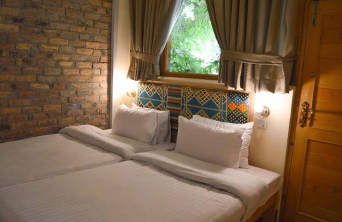 Chitral Hotel | Roomy Hindukush Sarai
